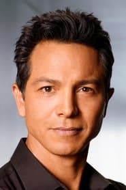 Benjamin Bratt في دور Lt. Ted Santen