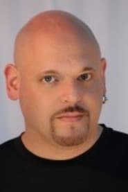 Steve Diasparra dans le rôle de Captain Zantor