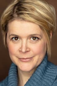 Ruth Bratt dans le rôle de Dumbella