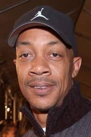 DJ Pooh dans le rôle de Red