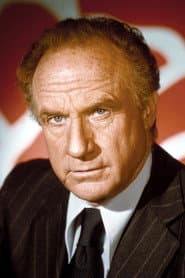 Jack Warden في دور Lt. Gen. Mordechai Gur