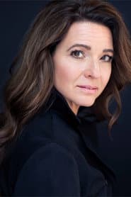 Dawn Long dans le rôle de Mrs. Peterson