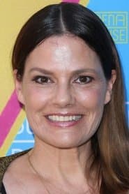 Suzanne Cryer dans le rôle de Woman