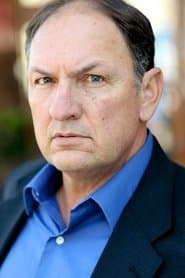 Richard Zeringue في دور Father Hoadley