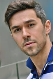 Alex Best dans le rôle de Julian (appear as Nima Dabestani)