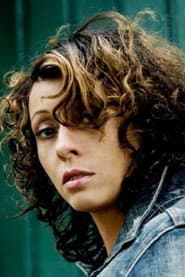 Michou Pascale Anderson في دور Mutter