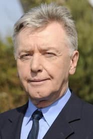 Marek Lewandowski as Szymon