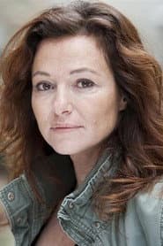 Alexandra Simon dans le rôle de Silhouette Bureau 3