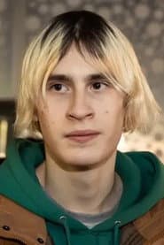 Arsenii Markov في دور Kolja