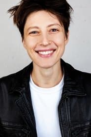 Julia Schunevitsch as Salas