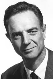 Robert Flemyng في دور Dr. Giles Freeman