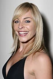 Tory Mussett dans le rôle de Julie