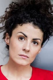 Liza Tzschirner dans le rôle de Dr. Luna Samon