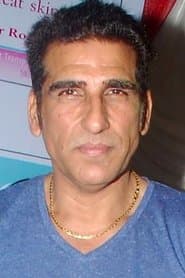 Mukesh Rishi في دور Inspector Khurshid Khan