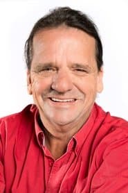 Frank Otis dans le rôle de The Barber