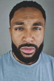 Sofian Francis dans le rôle de Head Merc