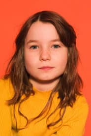 Pola Friedrichs as Maya Widmann