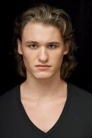 Dylan Playfair في دور Cameron