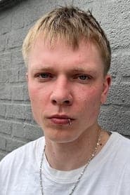 Anton Bitter في دور Tom