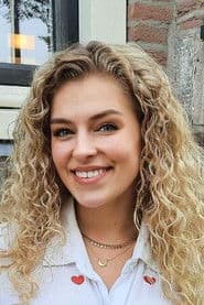 Julia Boschman as Julia