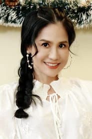 Đào Vân Anh في دور Auntie Diem