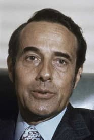 Bob Dole في دور Self