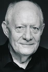 Ian Lindsay في دور Prisoner Nine