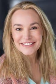 Emma Tate في دور Hazel (voice)