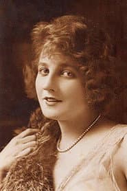 Huguette Duflos في دور Mathilde
