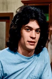 Miles McNamara في دور Young Longstreet