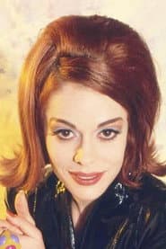 Lady Miss Kier dans le rôle de Self