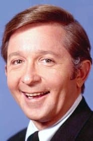 Arte Johnson في دور Mr. Renfield