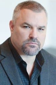 Brad Kelly في دور Curly