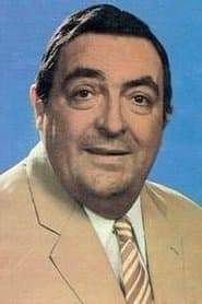 Henri Génès as Le commissaire