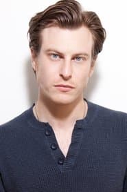 Noah Segan dans le rôle de Dode