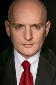 Matthew Foster dans le rôle de Mitch Aubusson