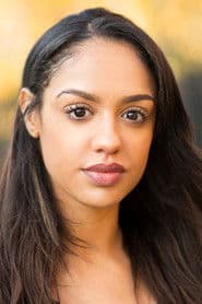 Sophia Leonie dans le rôle de Sister