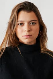 Paula Mirá dans le rôle de María