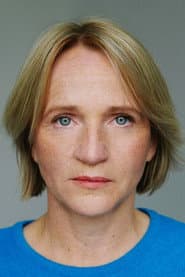 Isabel Schosnig as Frau Karlow