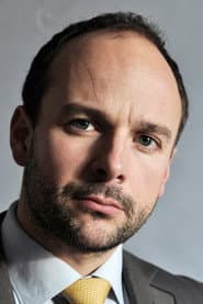 Thierry Simon في دور Olivier Delhors