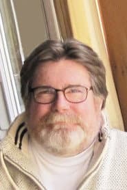 Chuck Pfarrer dans le rôle de Douglas Binder