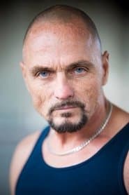 Dennis Keiffer dans le rôle de Jamie