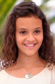 Lilou Siauvaud في دور Maya