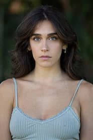 Izabel Pakzad في دور Shallow Friend #2