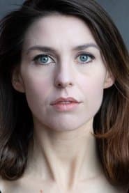 Madeline Brumby dans le rôle de Edna Marco
