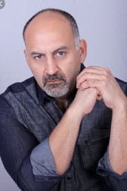 Alfredo Huereca dans le rôle de Party Guest