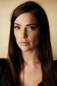 Janet Montgomery في دور Madeline / Little Swan