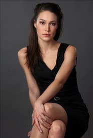 Viktoriya Raykova dans le rôle de Zoya / Demon