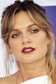 Tove Lo dans le rôle de Self