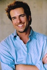Grant George dans le rôle de Connor Mandrake (voice)